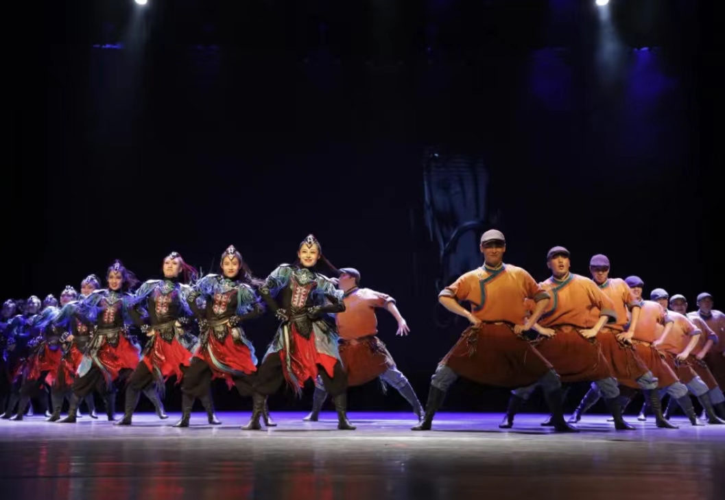 感黨恩、聽黨話、跟黨走——我校成功舉辦內蒙古舞蹈創作研討會專場文藝演出